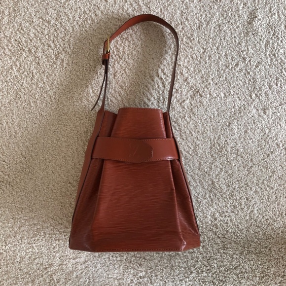 LOUIS VUITTON BAG - Picture 9 of 12